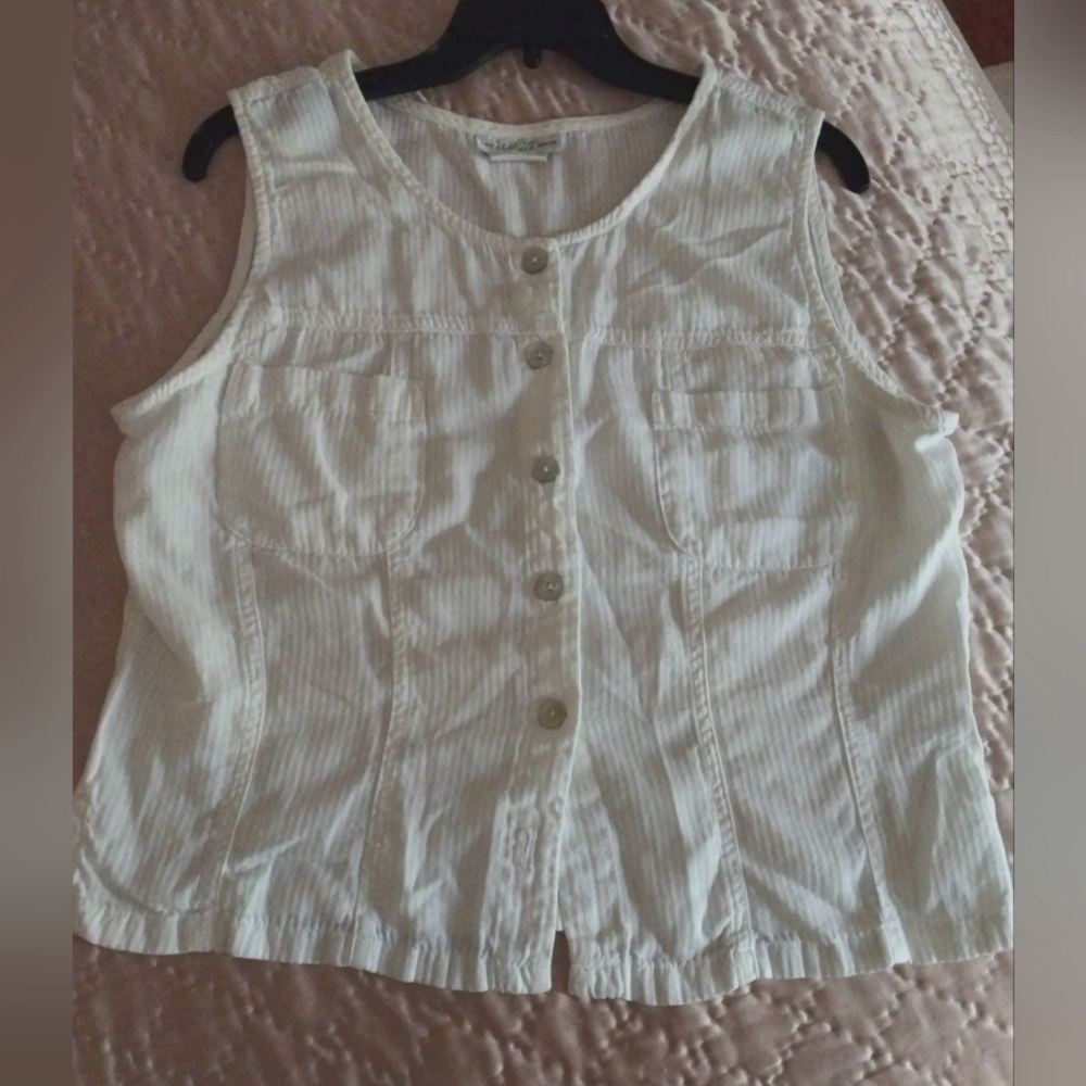 Sleeveless Button-Down Shirt - White